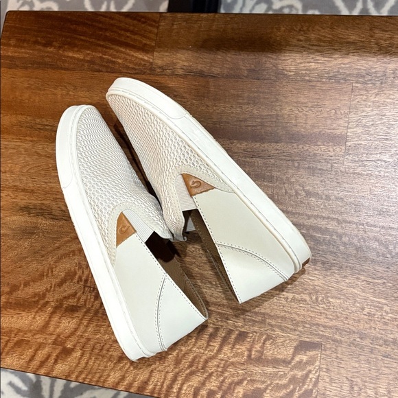 OluKai Pehuea Shoes. Cream color. Sz. 7. Slip on loafers. Boat shoes. - Picture 5 of 8